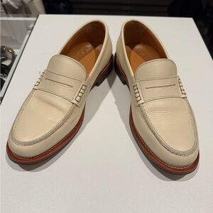 Banana Republic woman’s Off-White Loafers